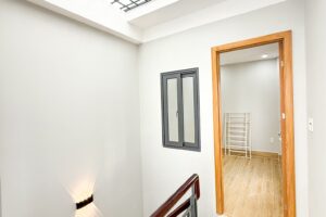 NHÀ LÊ VĂN SỸ – GIÁP QUẬN 3 – 4 TẦNG – HẺM XE HƠI – 38M2 – FULL NỘI THẤT